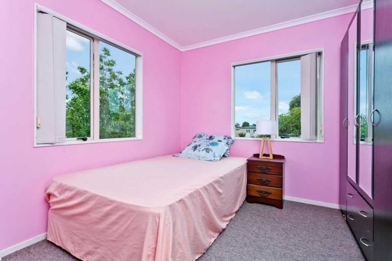 Photo of property in 9 Brashier Circle, Sunnyvale, Auckland, 0612
