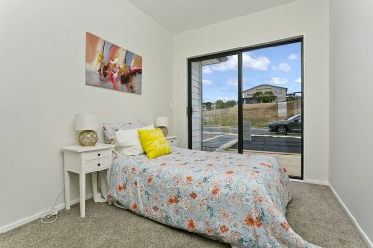 Photo of property in 18 Surf View Crescent, Red Beach, 0932