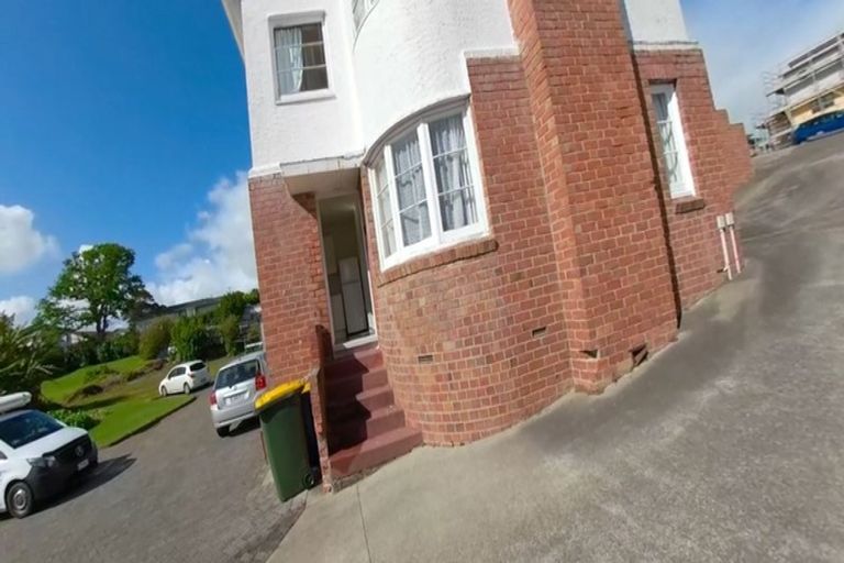 Photo of property in 35 Esmonde Road, Takapuna, Auckland, 0622