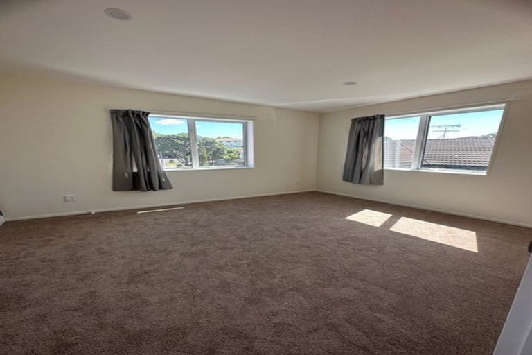 Photo of property in 8 Kentville Place, Somerville, Auckland, 2014