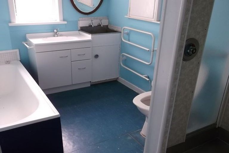 Photo of property in 37 Palliser Road, Roseneath, Wellington, 6011