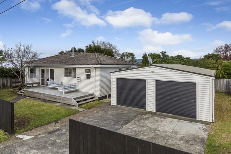 Photo of property in 2a Helga Crescent, Te Atatu Peninsula, Auckland, 0610