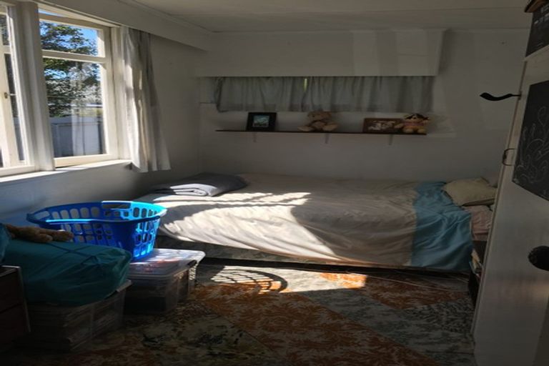 Photo of property in 74 Hargest Crescent, Saint Clair, Dunedin, 9012