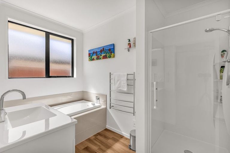 Photo of property in 18 Lansdowne Way, Rolleston, 7615