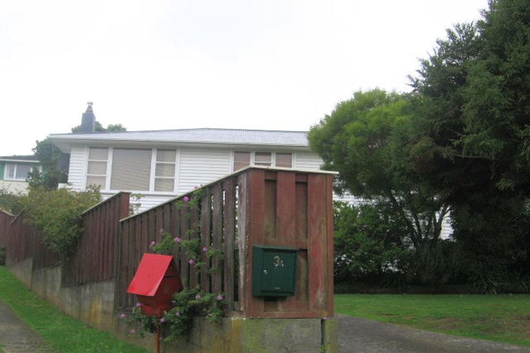 Photo of property in 5 Morgan Place, Tawa, Wellington, 5028
