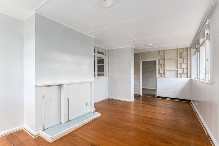 Photo of property in 30-32 Delaney Drive, Stokes Valley, Lower Hutt, 5019