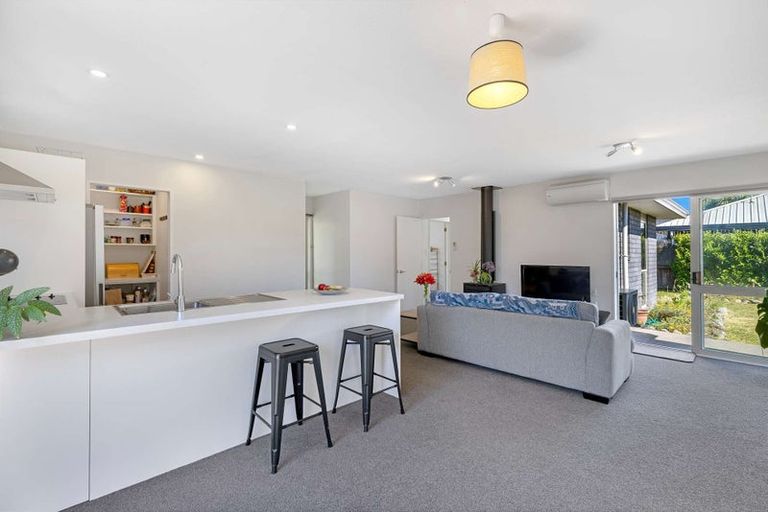 Photo of property in 9 Honeysuckle Place, Northcote, Christchurch, 8052