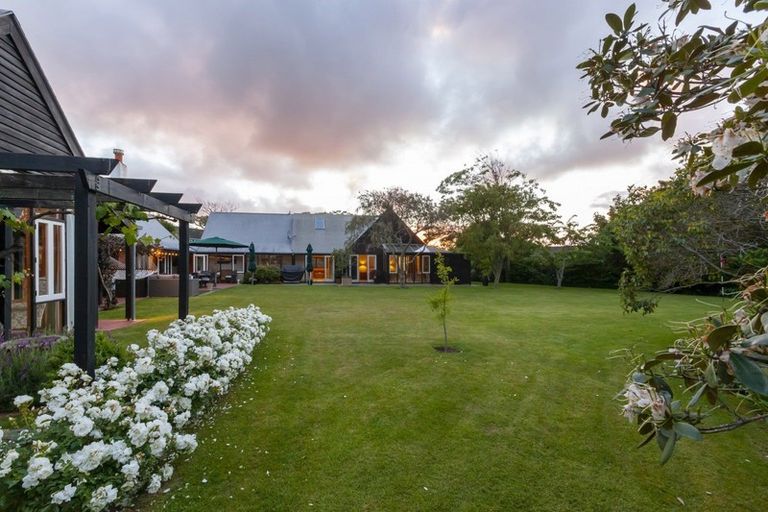 Photo of property in 9-11 Rosebank Grove, Waikanae, 5036