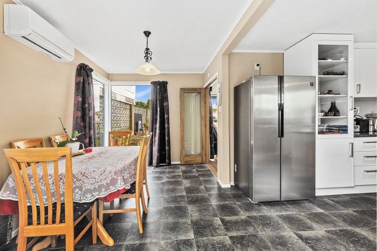 Photo of property in 22 Kingston Heights Road, Kingston, Wellington, 6021