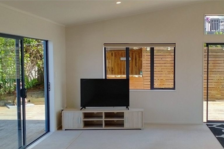 Photo of property in 11 Te Whai Street, Mangawhai Heads, Mangawhai, 0505