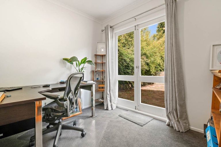 Photo of property in 15 Finlow Drive, Te Atatu South, Auckland, 0610