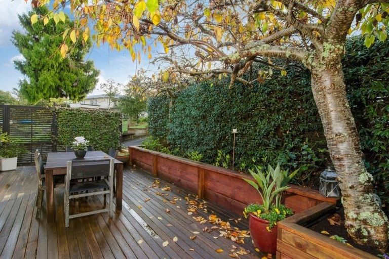 Photo of property in 2/14 Spencer Road, Pinehill, Auckland, 0632