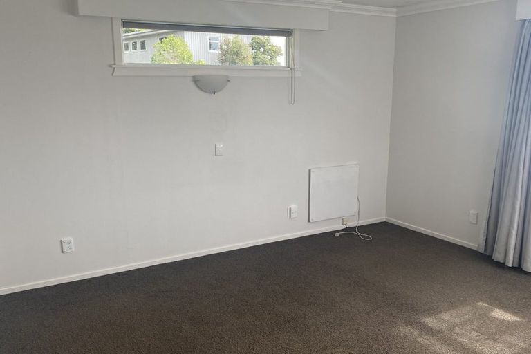 Photo of property in 42 Awanui Street, Merrilands, New Plymouth, 4312