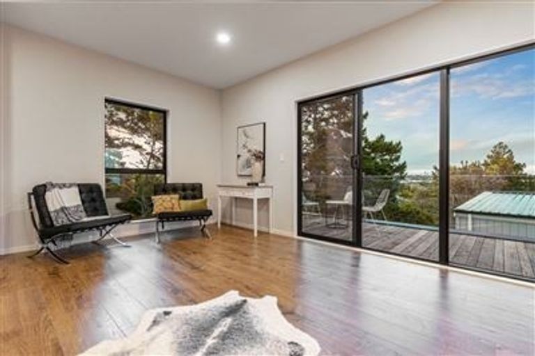 Photo of property in 185a Browns Bay Road, Browns Bay, Auckland, 0630