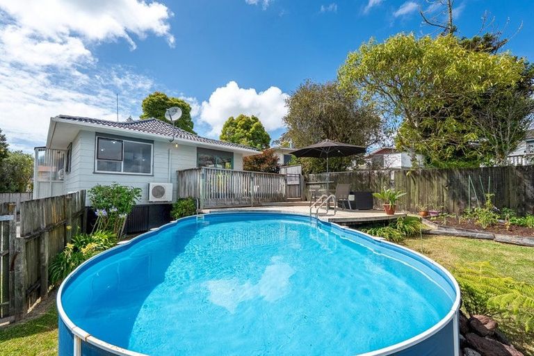 Photo of property in 4 Spinella Drive, Bayview, Auckland, 0629