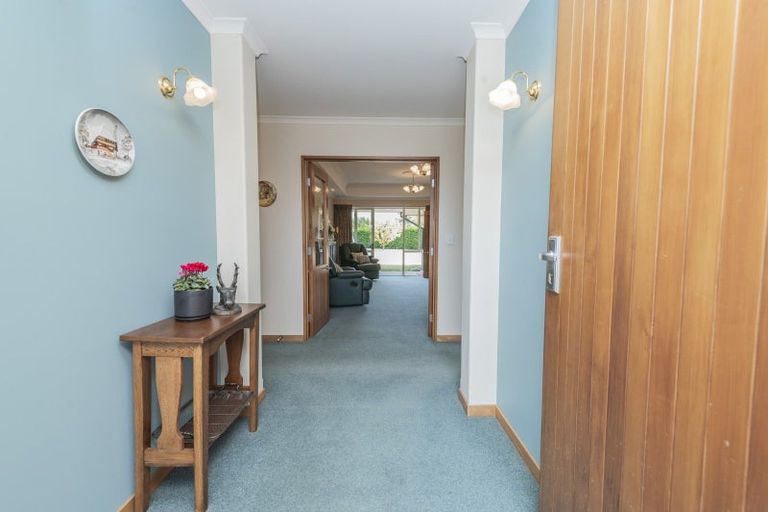 Photo of property in 21 Churchlea Place, Darfield, 7510