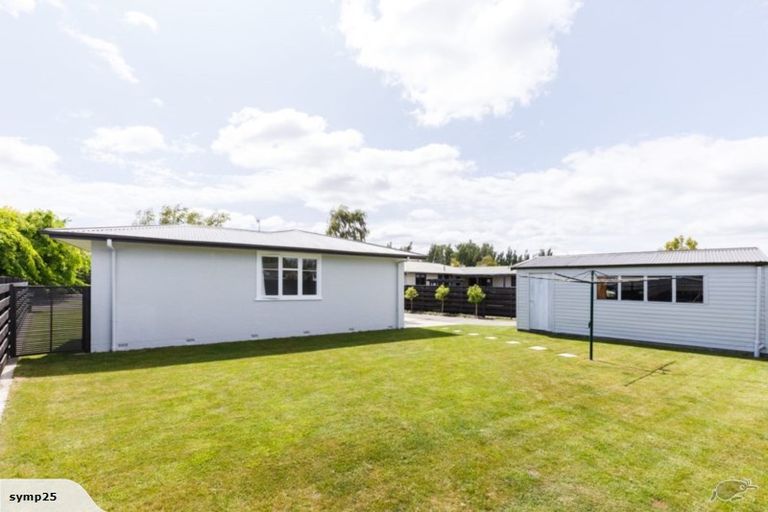 Photo of property in 12 Ruamahanga Crescent, Terrace End, Palmerston North, 4410