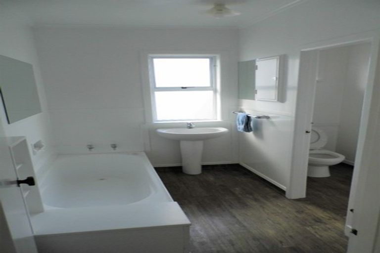 Photo of property in 128 Portage Road, New Lynn, Auckland, 0600