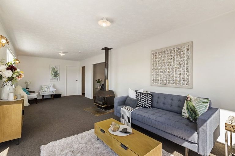 Photo of property in 33 Weatherly Road, Torbay, Auckland, 0630