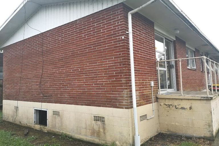 Photo of property in 32 Titirangi Road, New Lynn, Auckland, 0600