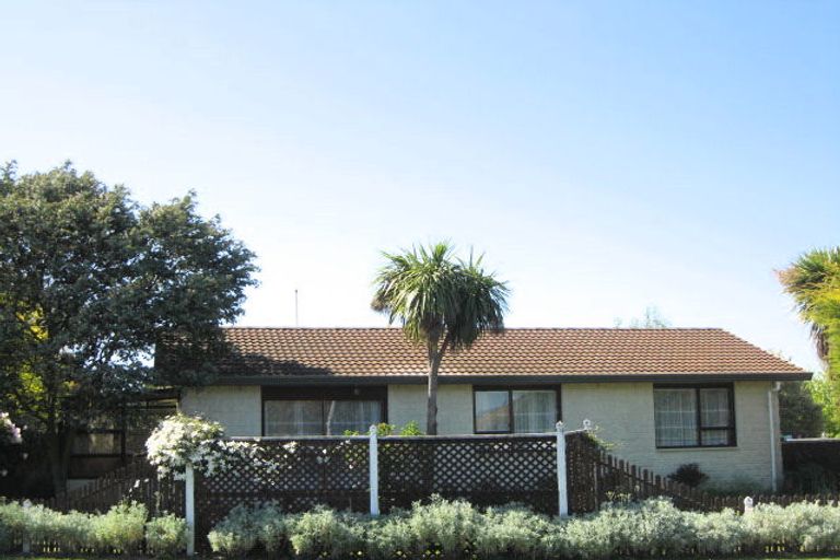 Photo of property in 2 Jenkins Avenue, Redwood, Christchurch, 8051