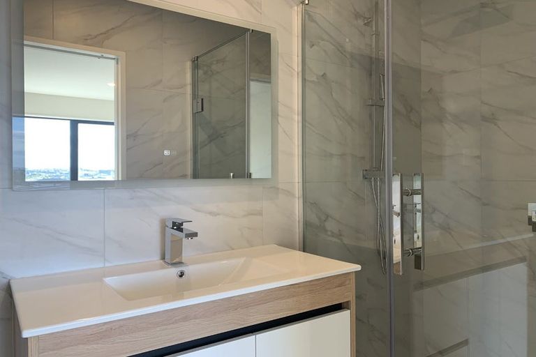 Photo of property in 17 Paina Crescent, Massey, Auckland, 0614