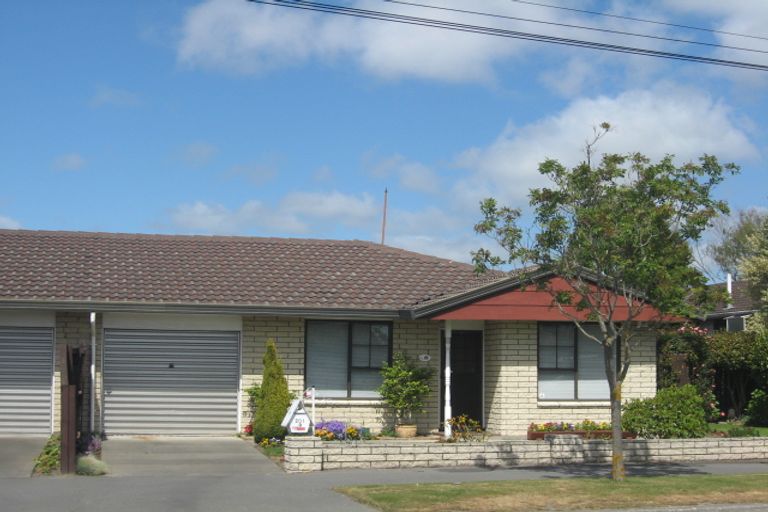 Photo of property in 2/201 Sawyers Arms Road, Bishopdale, Christchurch, 8053