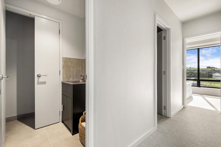 Photo of property in 9b Windlass Street, Long Bay, Auckland, 0630