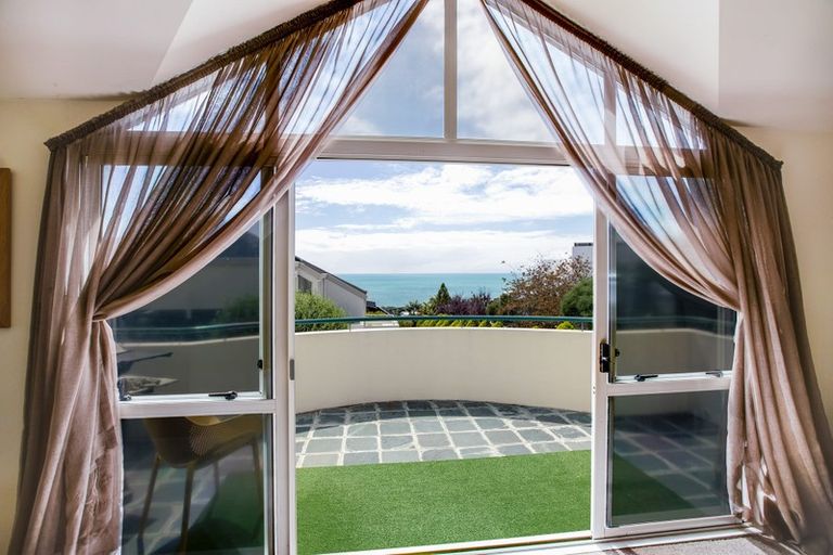 Photo of property in 3/14 Bournemouth Terrace, Murrays Bay, Auckland, 0630