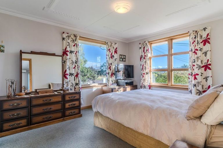 Photo of property in 18 Weir Street, Green Island, Dunedin, 9018