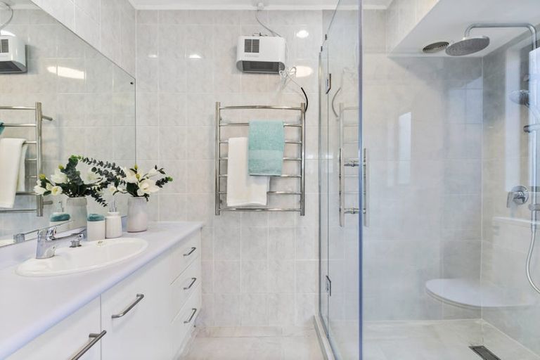 Photo of property in 2/83 Meadowland Drive, Somerville, Auckland, 2014