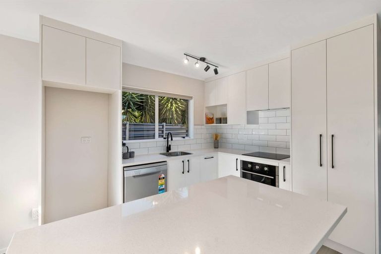 Photo of property in 48 Hamilton Drive, Waiuku, 2123