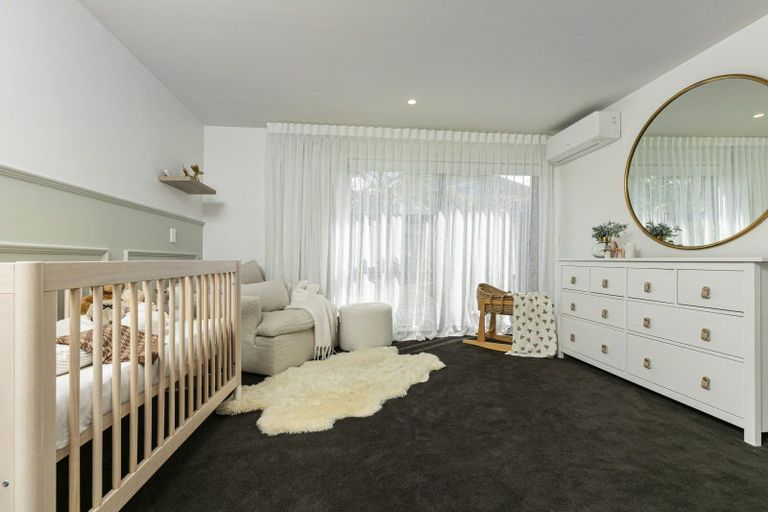 Photo of property in 20 Parr Terrace, Castor Bay, Auckland, 0620