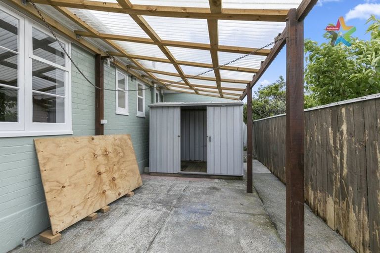 Photo of property in 15 Godley Street, Waterloo, Lower Hutt, 5011