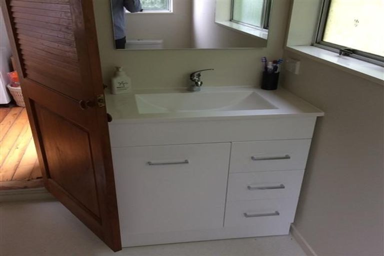 Photo of property in 16 Haunui Road, Pukerua Bay, 5026