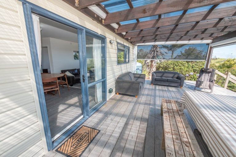 Photo of property in 38 Taipa View Road, Taipa, 0483