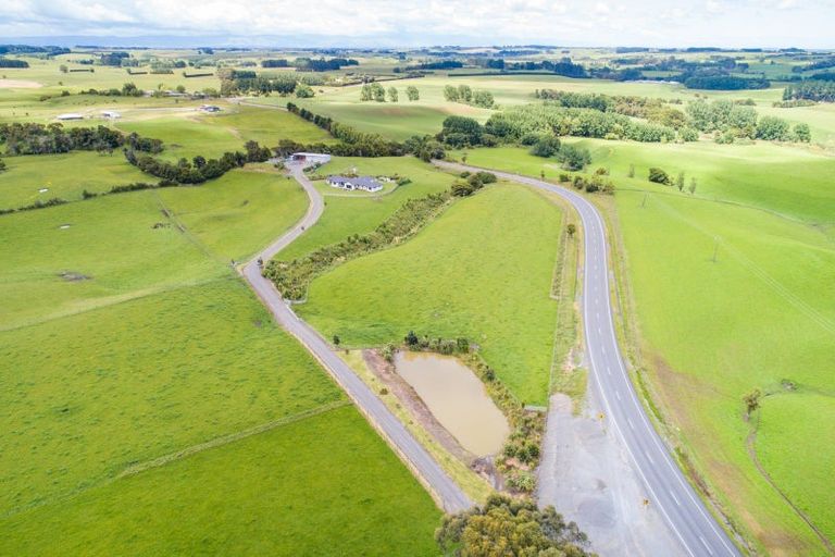 Photo of property in 760 Halcombe Road, Halcombe, Feilding, 4775