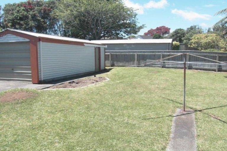 Photo of property in 35 Grenville Street, Marfell, New Plymouth, 4310