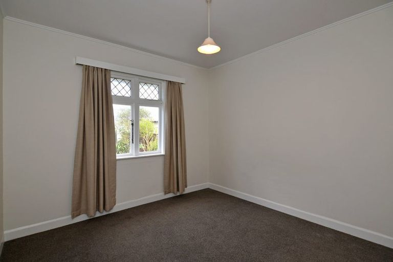 Photo of property in 102 Coutts Street, Kilbirnie, Wellington, 6022