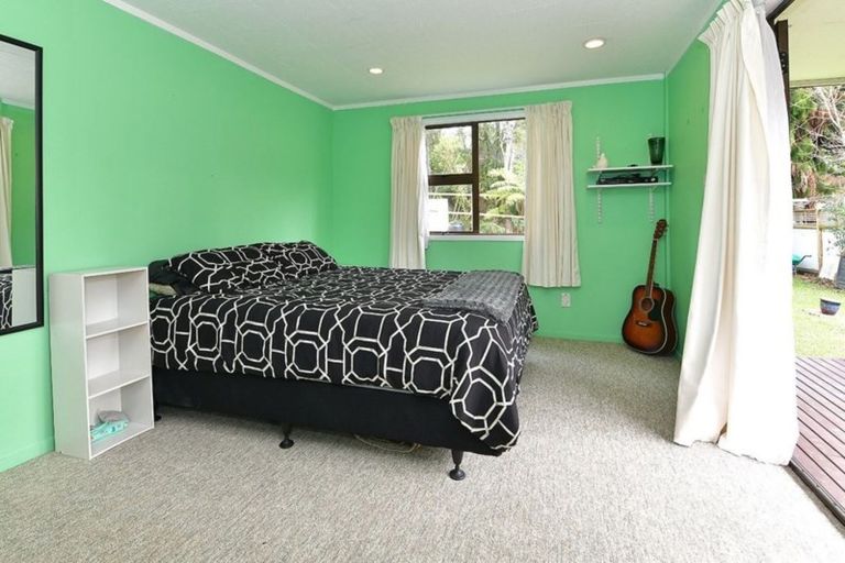 Photo of property in 25 Waiora Road, Stanmore Bay, Whangaparaoa, 0932