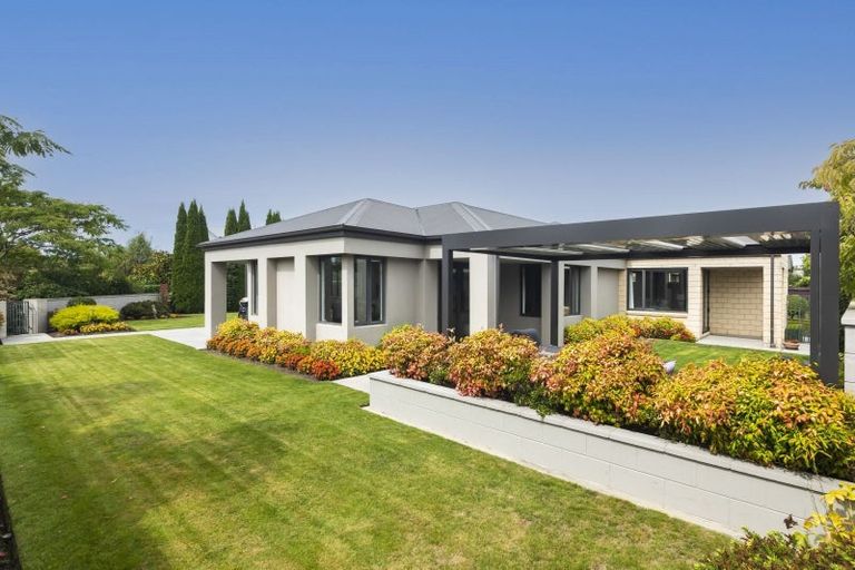 Photo of property in 8 Applecross Lane, Harewood, Christchurch, 8051