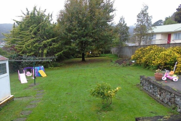 Photo of property in 11 Kopara Grove, Stokes Valley, Lower Hutt, 5019