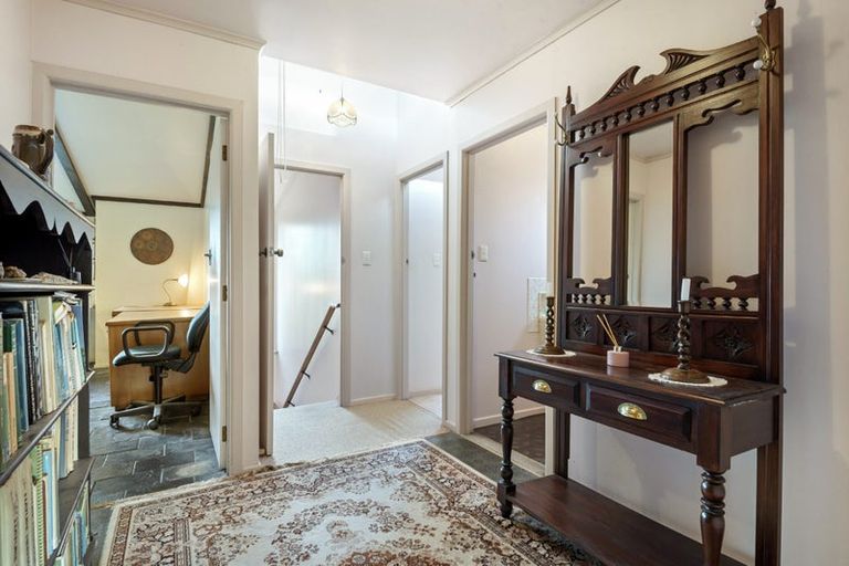 Photo of property in 16 Spencer Road, Pinehill, Auckland, 0632