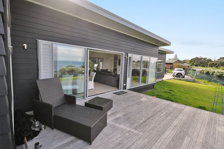 Photo of property in 22 Wonderview Road, Leigh, 0985