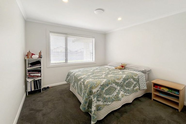 Photo of property in 104 Johnstone Drive, Fitzherbert, Palmerston North, 4410