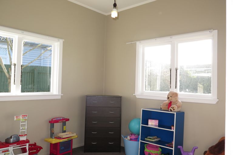 Photo of property in 215 Church Street, West End, Timaru, 7910