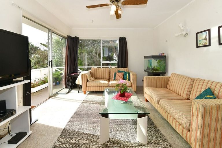 Photo of property in 50a Bay Street, Red Beach, 0932