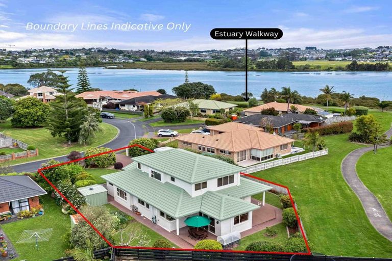 Photo of property in 6 Settlers Grove, Orewa, 0931