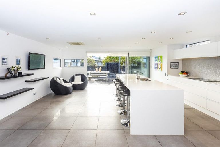 Photo of property in 107 Gardiners Road, Harewood, Christchurch, 8051