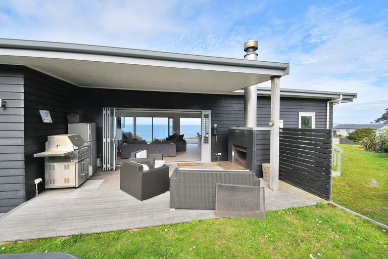 Photo of property in 22 Wonderview Road, Leigh, 0985